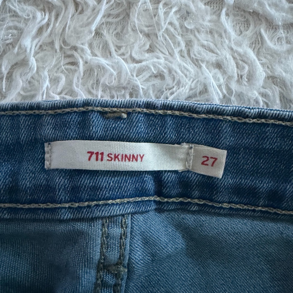 Levi's 711 Skinny Jeans in light blue wash